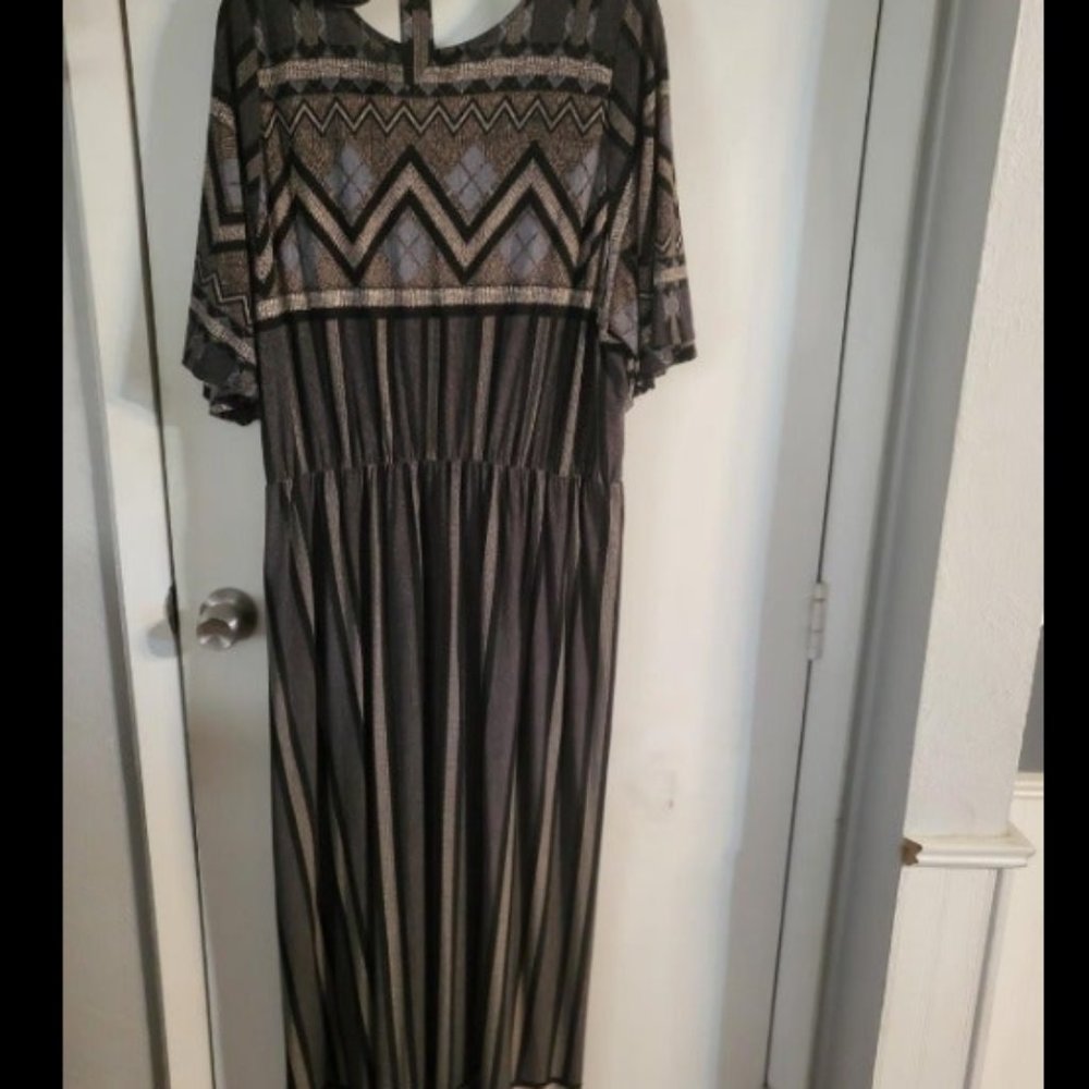 Black and White Heavy Maxi Dress